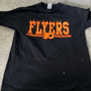 Philadelphia Flyers vintage logo t-shirt. Men’s sized medium.